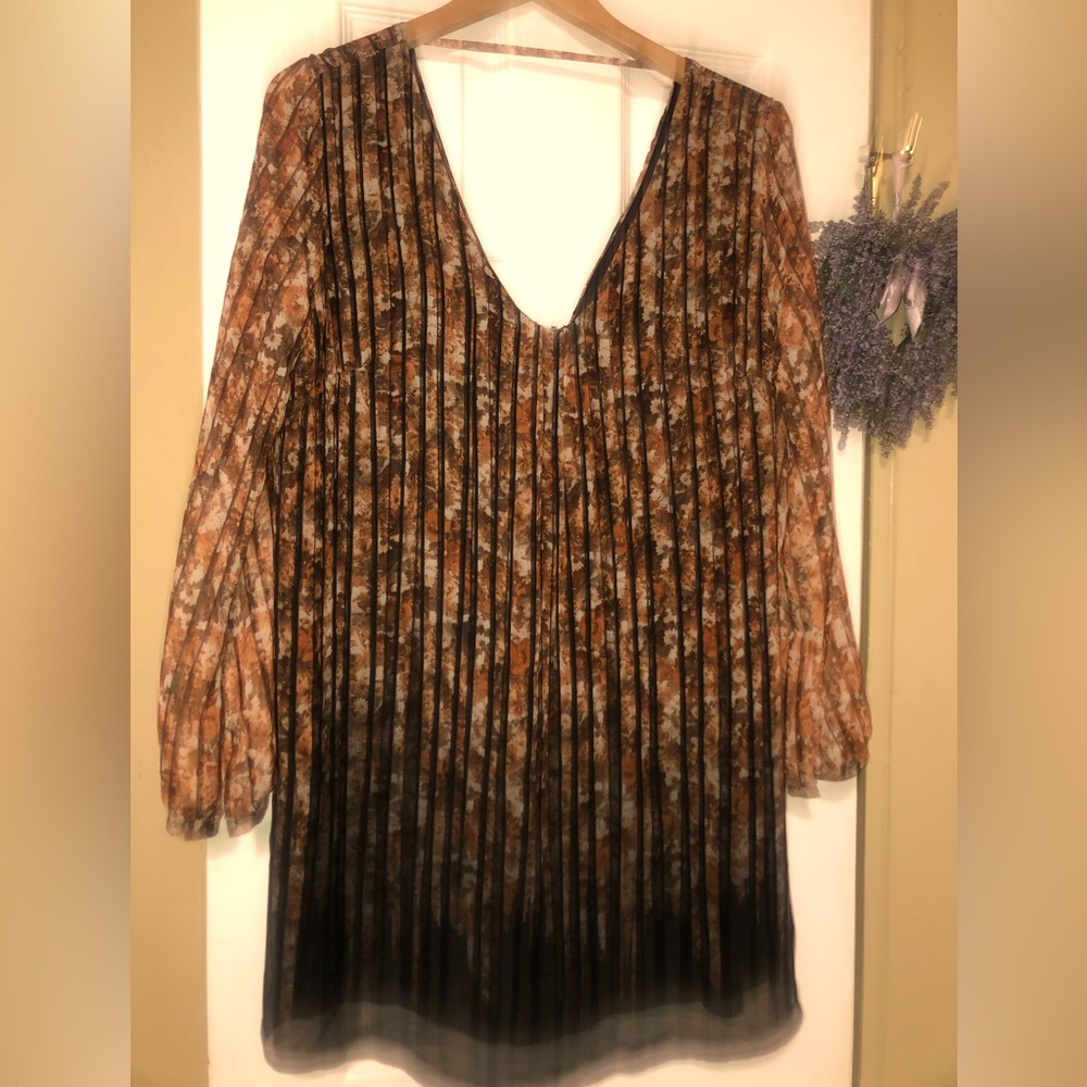 Designer Astr Has A Beautiful Pattern - image 1